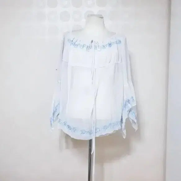 [BUNJANG] White Aerobics Dance Sport Latin Zumba Top Size M / M사이즈 에어로빅 댄스복 스포츠 라틴 줌바
