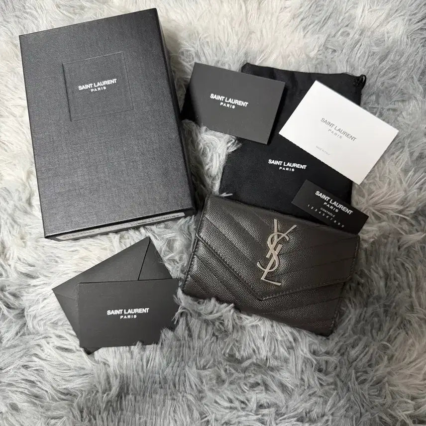 [BUNJANG] Yves Saint Laurent Matelassé Envelope Medium Wallet / 입생로랑 마틀라세 엔벨로프 중지갑