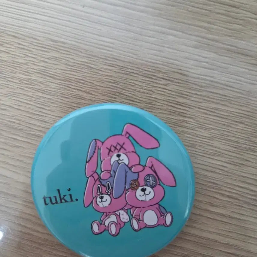 [BUNJANG] tuki. Rabbit Character Enamel Pin / tuki. 첫 굿즈인 캔뱃지 팝니다