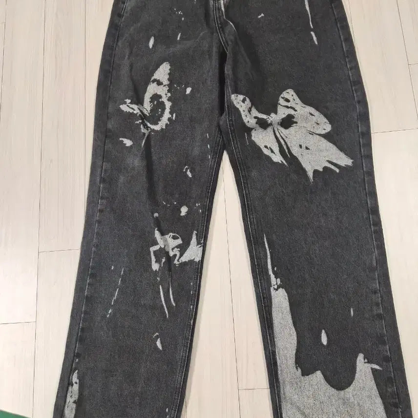 [BUNJANG] Nasty Fancy Club Butterfly Bleach Custom Wide Denim Pants / 나비 블리치 커스텀 무드 흑청 와이드 데님 팬츠