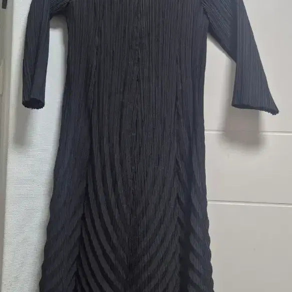 [SOLD OUT] 블랙 플리츠 원피스