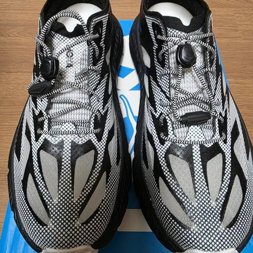 [BUNJANG] Hoka Mach 4 Running Shoes (Size 240) / 호카 마파테 스피드4  240