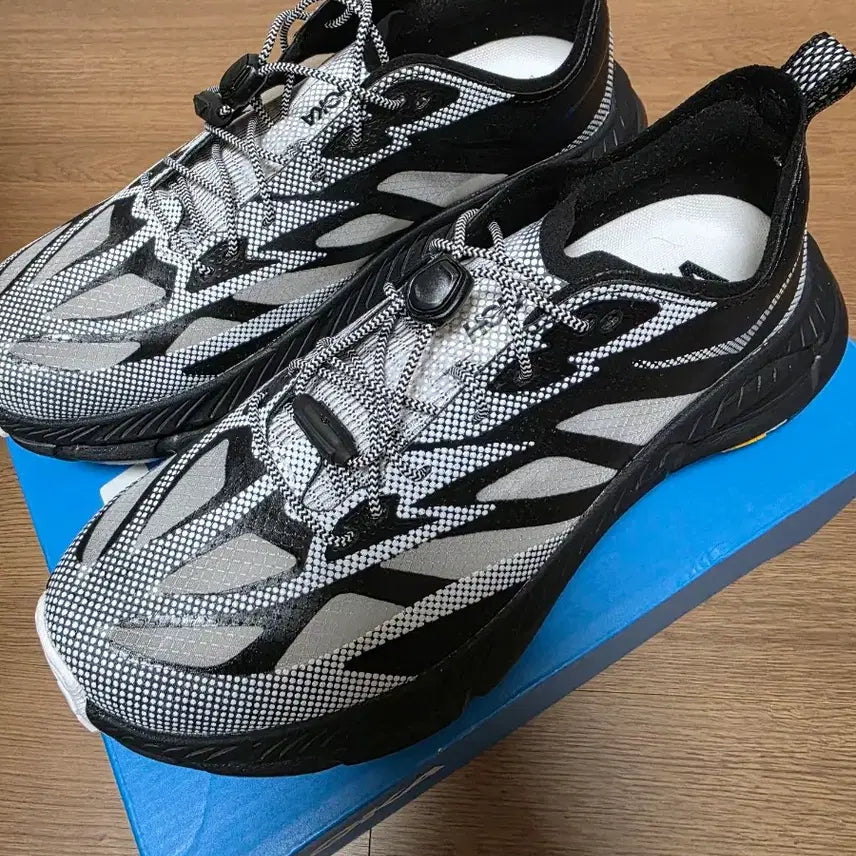 [BUNJANG] Hoka Mach 4 Running Shoes (Size 240) / 호카 마파테 스피드4  240