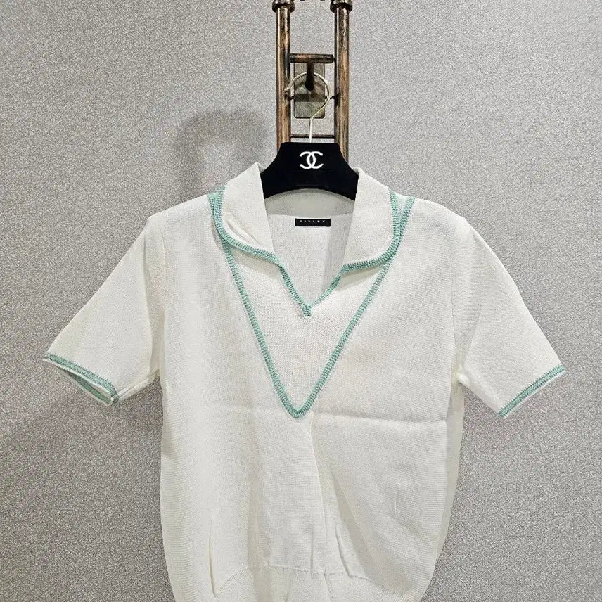 [BUNJANG] Sisley Pointed Blouse / 시슬리
