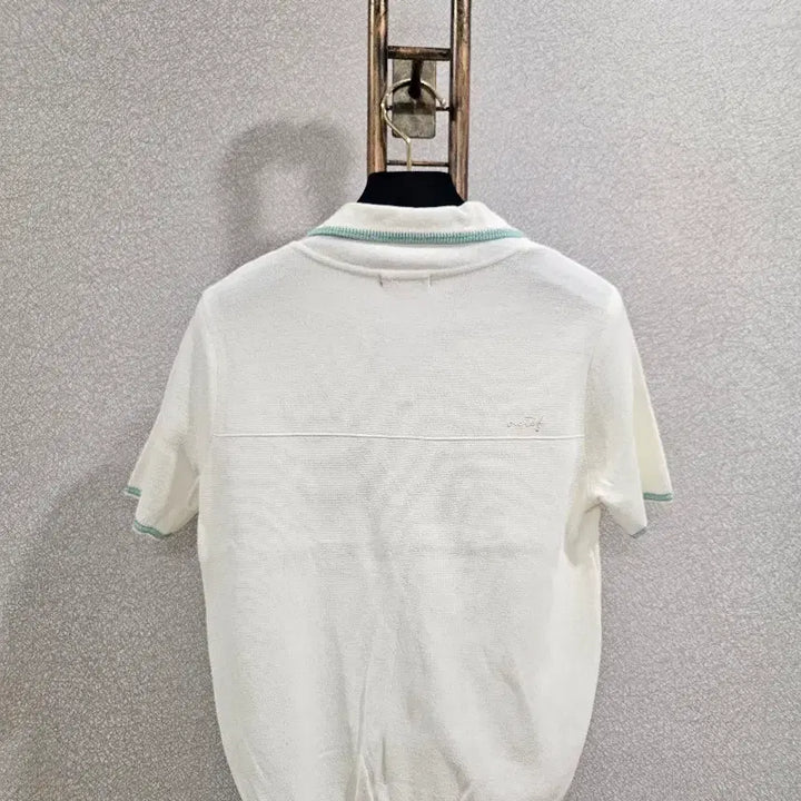 [BUNJANG] Sisley Pointed Blouse / 시슬리