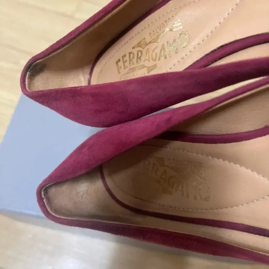 [BUNJANG] Ferragamo Vara Flat Shoes (37) / (정품) 페라가모 바라 플랫(37)