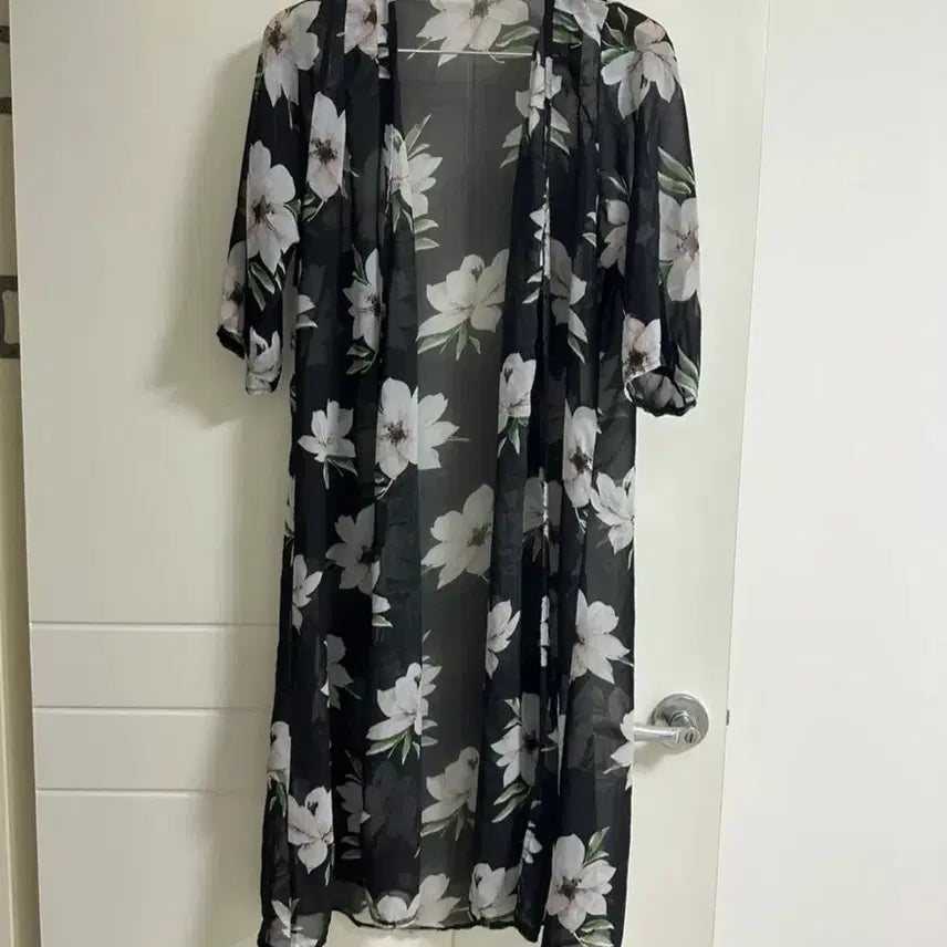 [BUNJANG] Flower Chiffon Black Long Robe Cardigan / 플라워 시폰 블랙 롱 로브 가디건