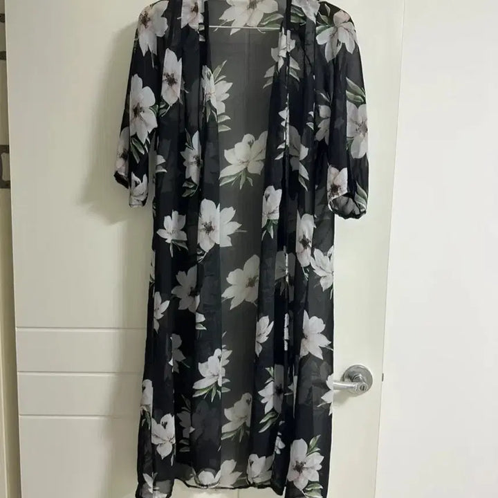 [BUNJANG] Flower Chiffon Black Long Robe Cardigan / 플라워 시폰 블랙 롱 로브 가디건
