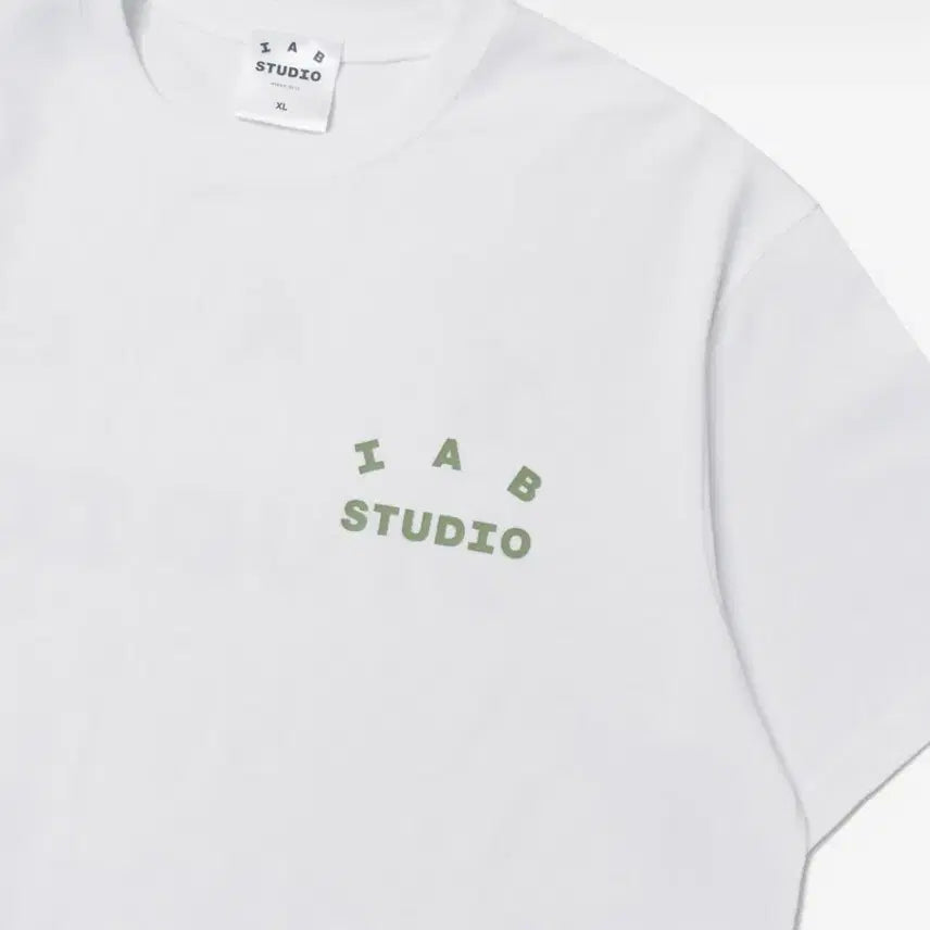 [BUNJANG] IAB Studio White T-shirt Light Green Logo / 아이앱 스튜디오 티셔츠 화이트 라이트 그린 [M,L,XL]