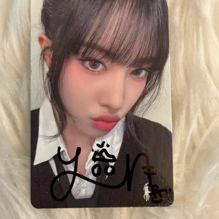 [BUNJANG] STAYC Signed Photocard / 스테이씨 Stay C 친필싸인 공방포카