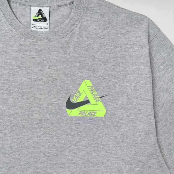 [BUNJANG] Palace x Nike Tri Swoosh T-shirt Gray / 팔라스 x 나이키 트라이 스우시 티셔츠 그레이 말 - 25FW