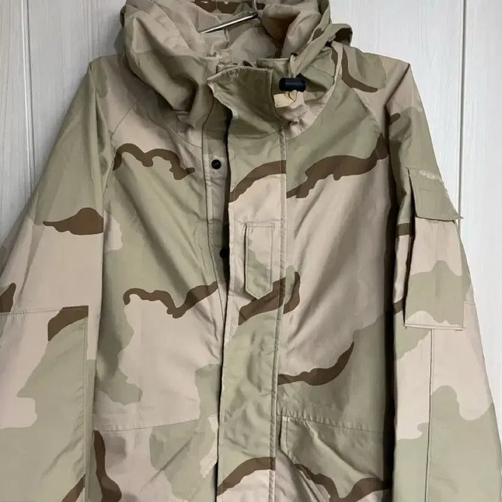 [BUNJANG] US Military Desert 3-Color Gore-Tex Jacket (Size 95) / 미군사막3색 고어자켓