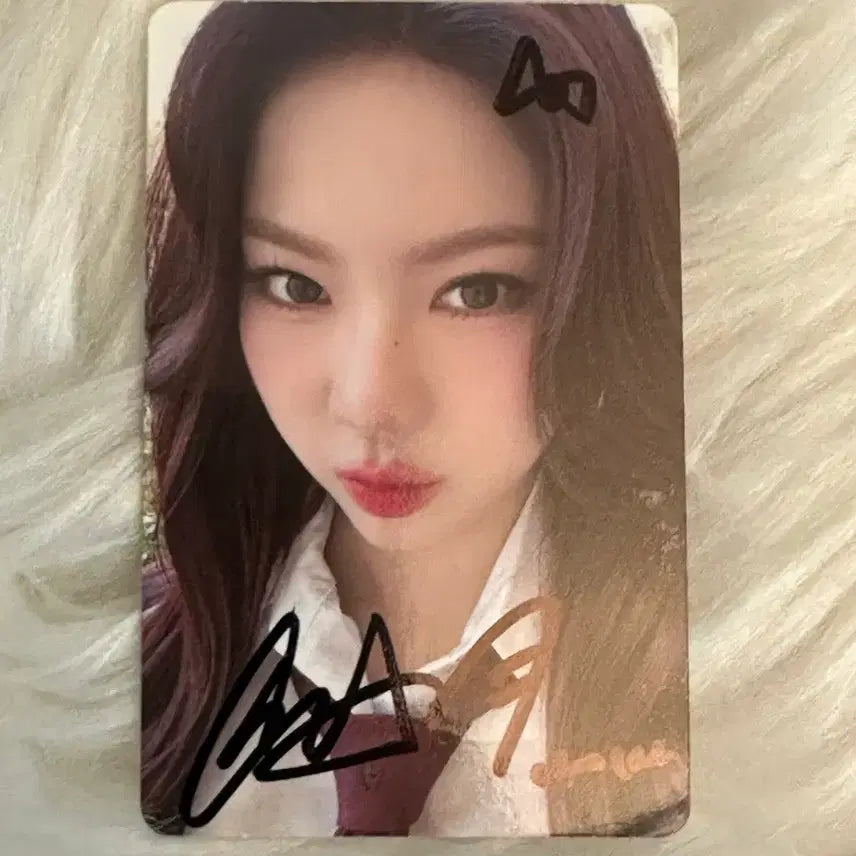 [BUNJANG] STAYC Signed Photocard / 스테이씨 Stay C 친필 싸인 공방포카