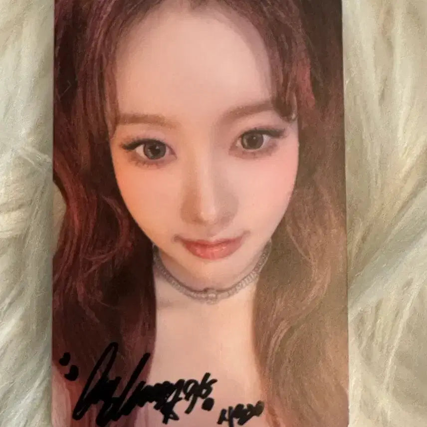 [BUNJANG] STAYC Signed Photocard / 스테이씨 Stay C 친필 싸인 공방포카