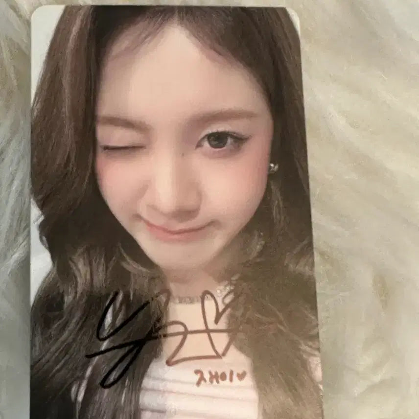 [SOLD OUT] [BUNJANG] STAYC Signed Photocard / 스테이씨 Stay C 친필 싸인 공방포카