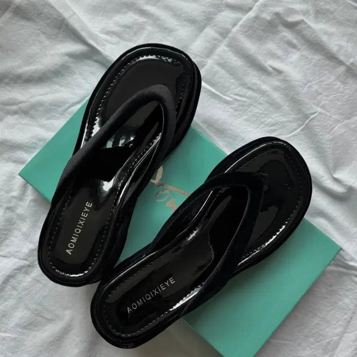 [BUNJANG] Enamel Velvet Flip-Flop Sandals / 새상품) 에나멜 벨벳 쪼리샌들 사이즈다양