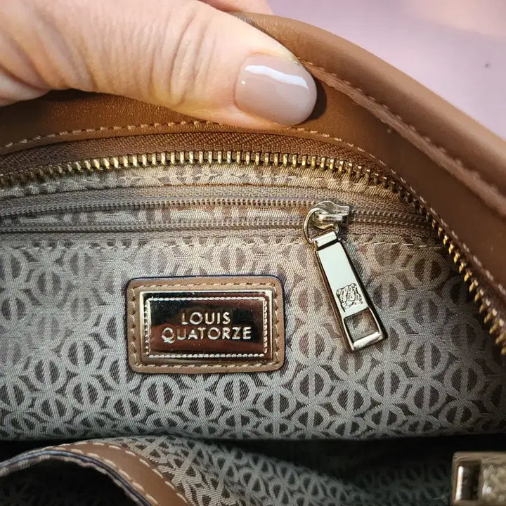 [BUNJANG] Louis Quatorze Crossbody Bag / 루이까또즈 크로스백
