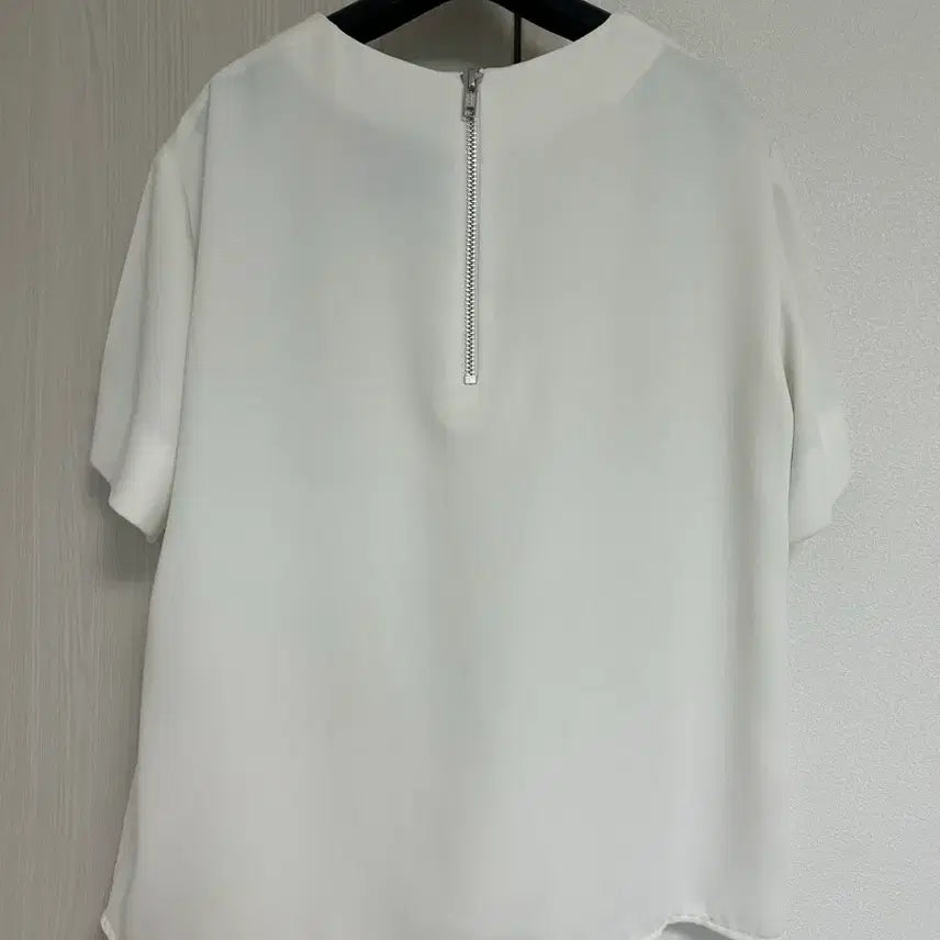 [BUNJANG] Lucky Chouette White Short Sleeve Blouse / 럭키슈에뜨 화이트 반팔 블라우스