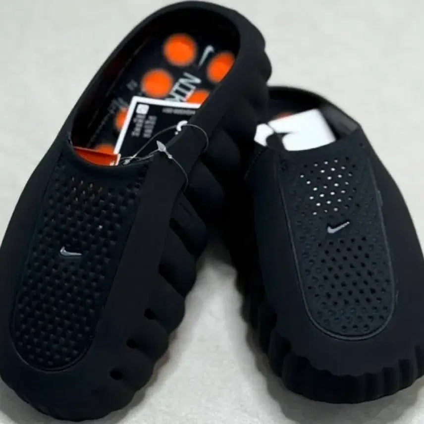 [BUNJANG] Nike Mind 001 Black Hyper Crimson Sneakers / 나이키 마인드 001 블랙 하이퍼 크림슨 250 미개봉
