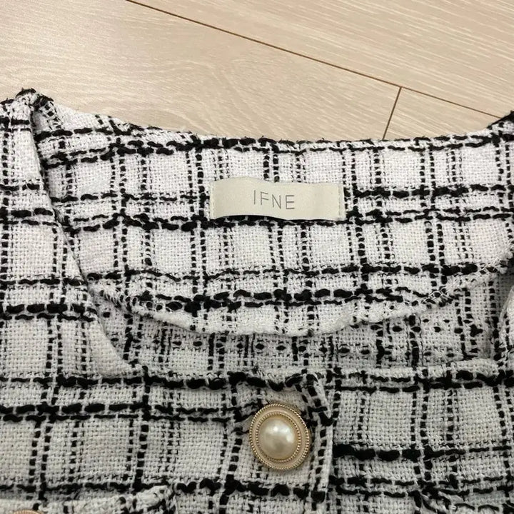 [BUNJANG] IFNE Tweed Crop Jacket / 백화점 반팔 트위드 크롭 자켓