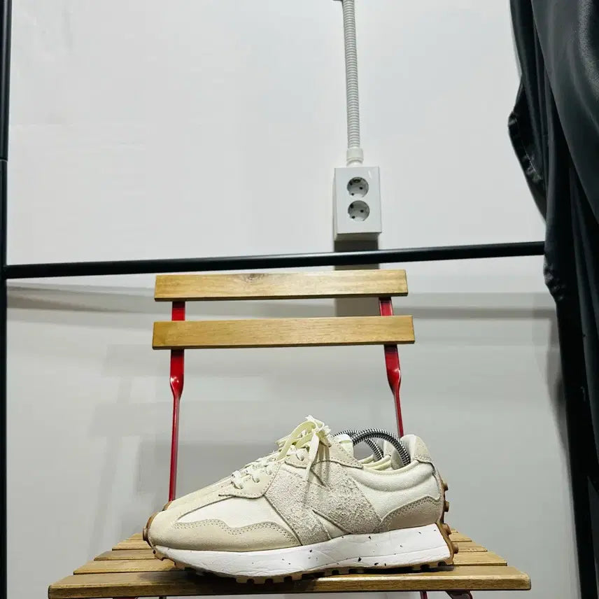 [SOLD OUT] 250) 뉴발란스 운동화 남녀공용 신발 327 아이보리