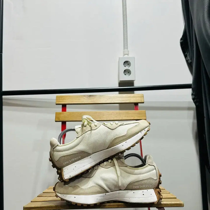 [SOLD OUT] 250) 뉴발란스 운동화 남녀공용 신발 327 아이보리