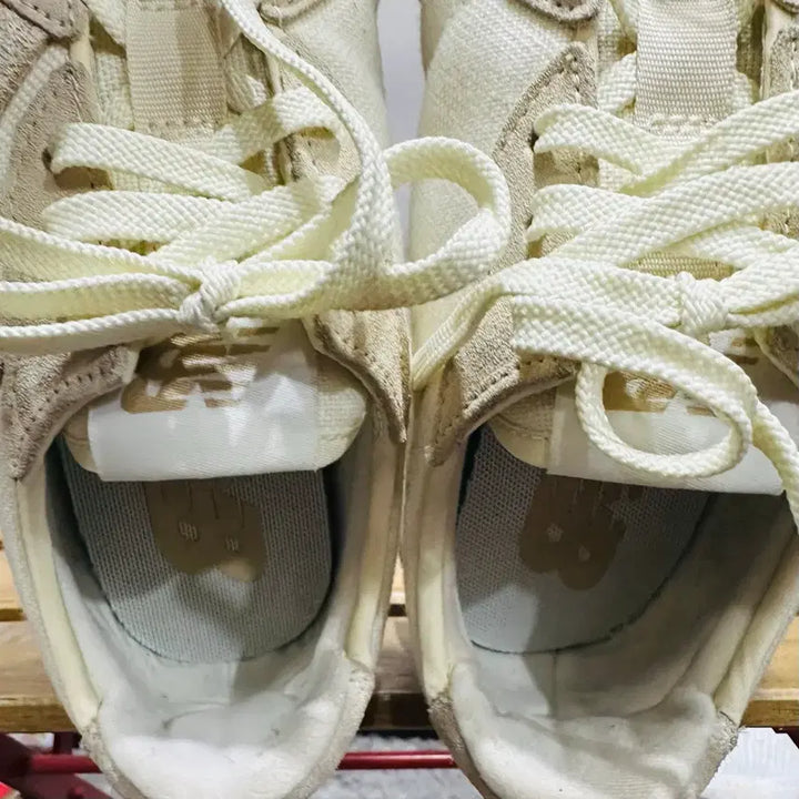 [SOLD OUT] 250) 뉴발란스 운동화 남녀공용 신발 327 아이보리
