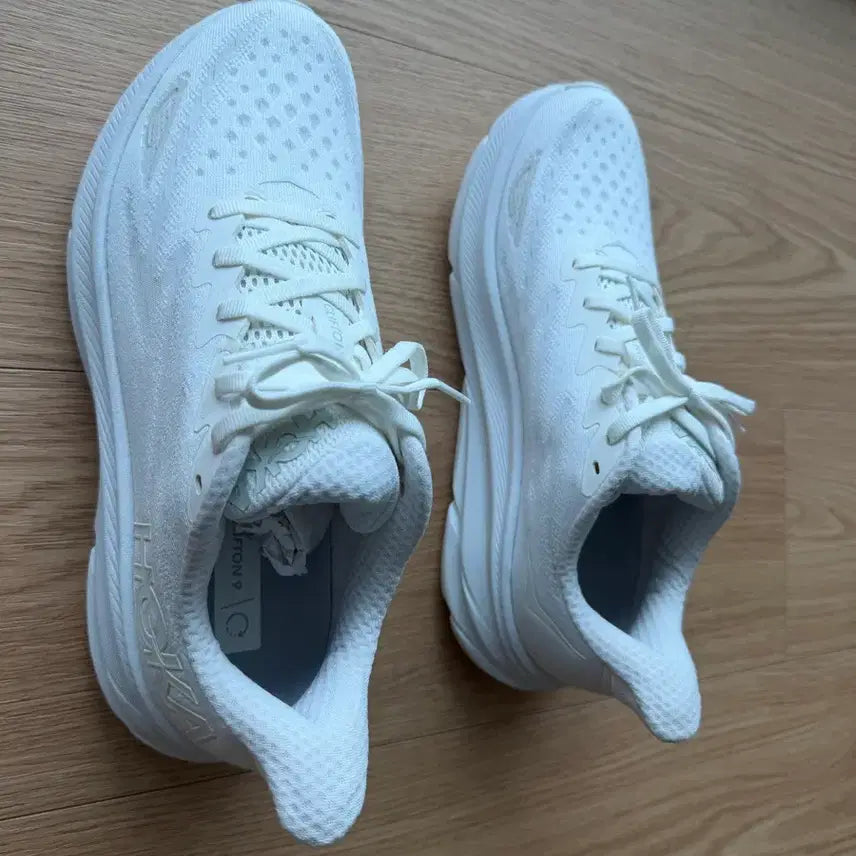 [BUNJANG] Hoka Clifton 9 Running Shoes (255mm) / 호카 클리프톤9 255 새 상품