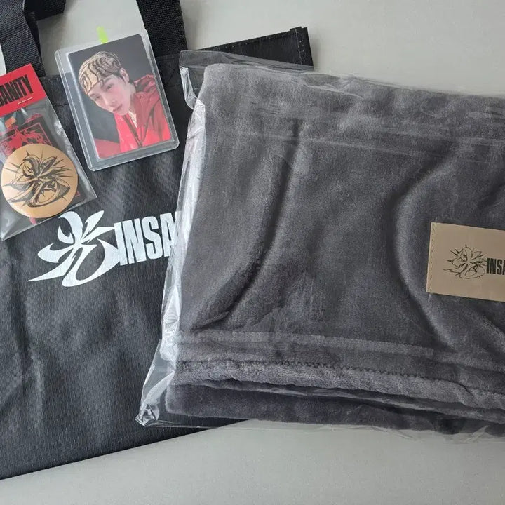 [BUNJANG] Joohoney Fan Workshop Gift Set / 주헌 공방 사녹 역조공 담요 스티커 타포린백 + 앨범포카