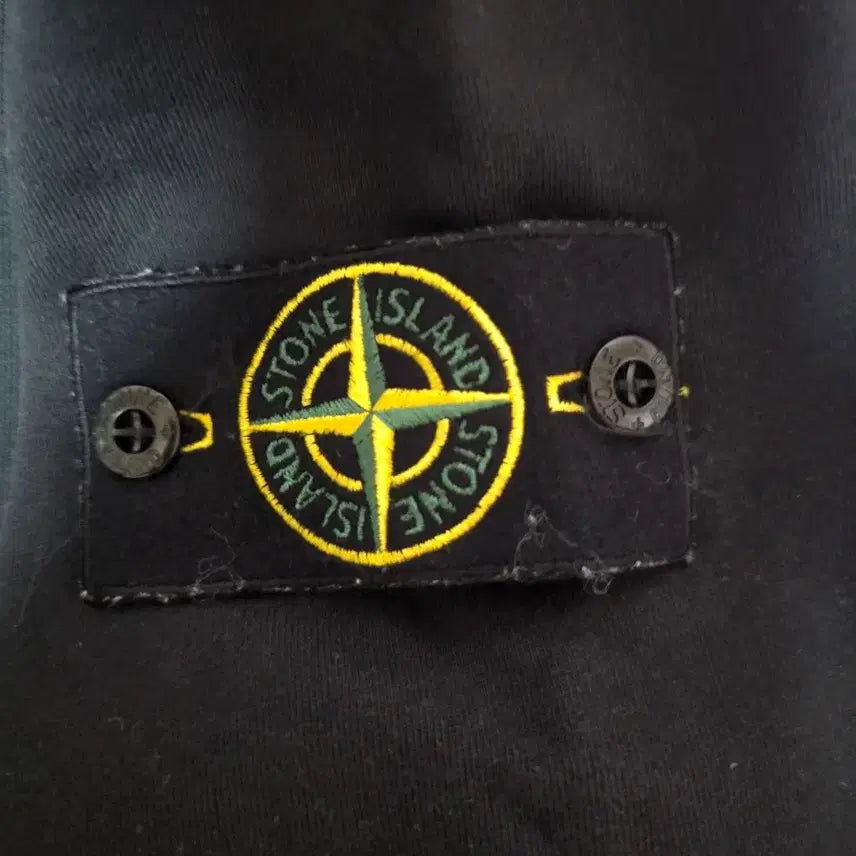 [BUNJANG] Stone Island 21FW Patch Sweatshirt Black (L) / [정품/L] 스톤아일랜드 21FW 와펜 맨투맨 블랙 (상태 최상)
