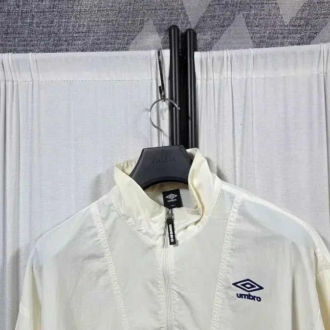 [BUNJANG] Umbro Anorak Windbreaker (100) / 엄브로아노락바람막이(100)