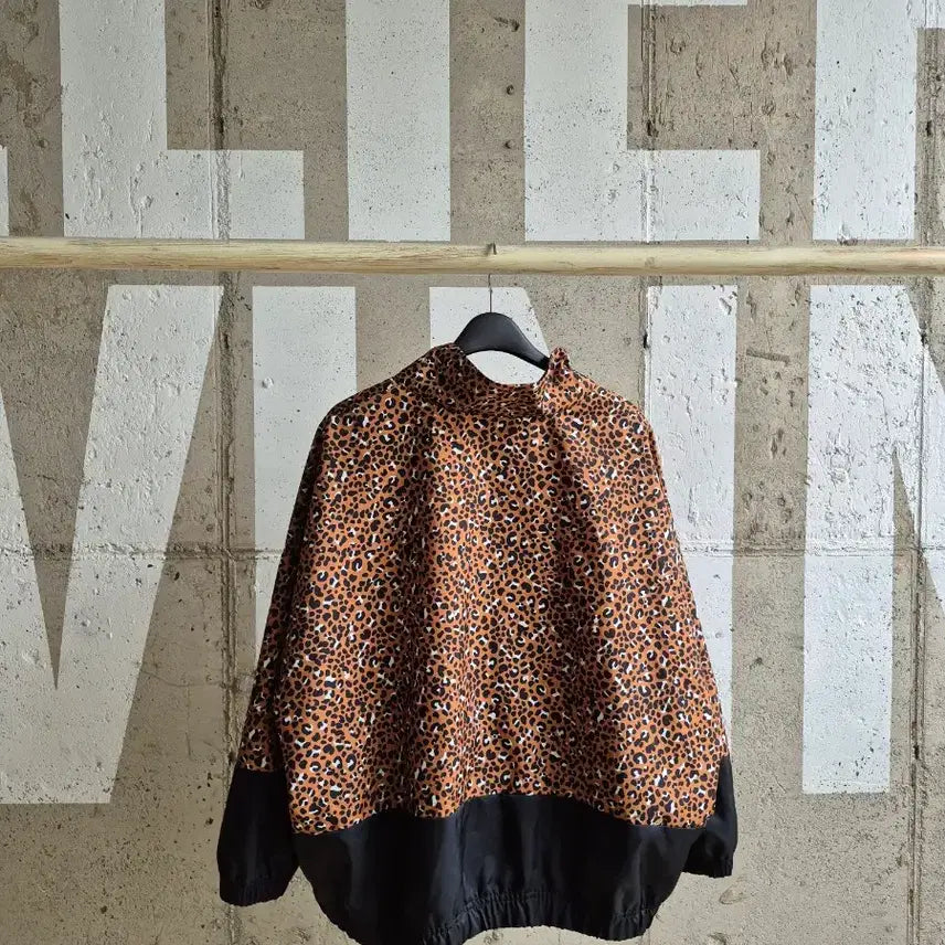 [BUNJANG] Nike Leopard Print Zip-Up Jacket / 나이키 레오파드 패턴집업 자켓