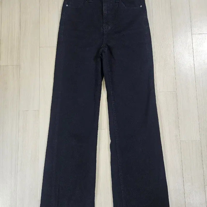 [SOLD OUT] [Guess] 게스 스판 플레어 부츠컷 데님팬츠 블랙 26
