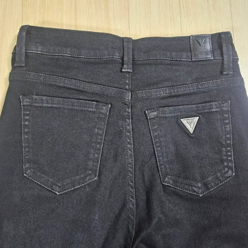 [SOLD OUT] [Guess] 게스 스판 플레어 부츠컷 데님팬츠 블랙 26