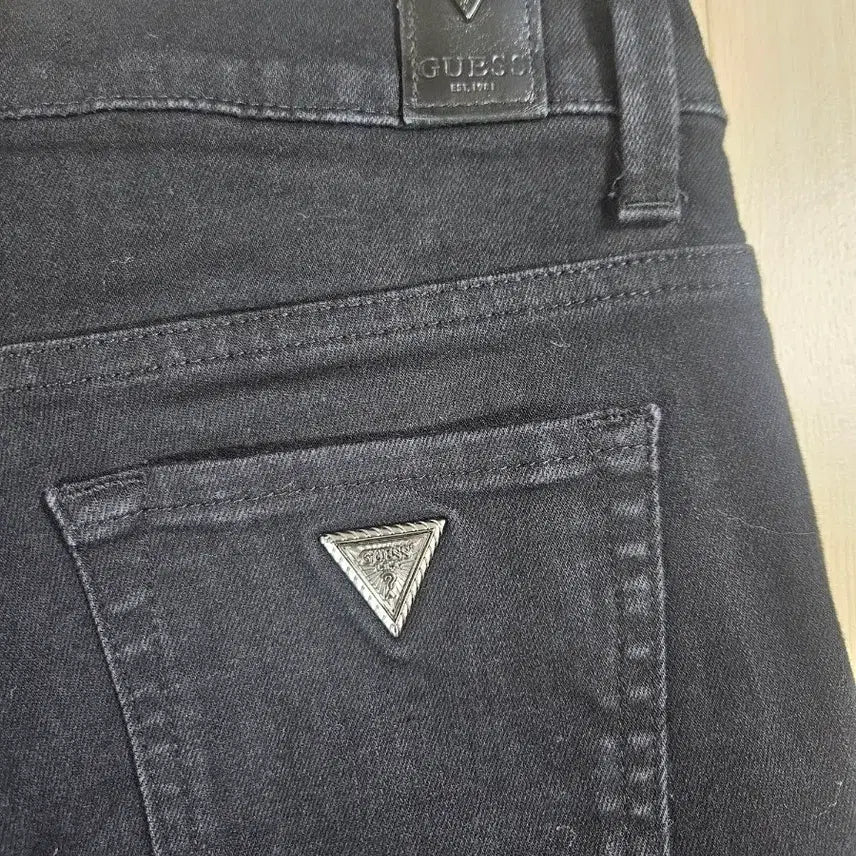 [SOLD OUT] [Guess] 게스 스판 플레어 부츠컷 데님팬츠 블랙 26
