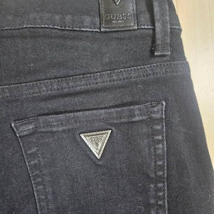 [SOLD OUT] [Guess] 게스 스판 플레어 부츠컷 데님팬츠 블랙 26