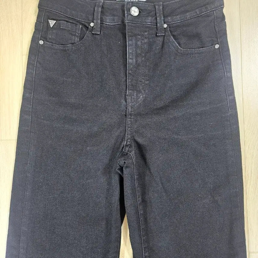 [SOLD OUT] [Guess] 게스 스판 플레어 부츠컷 데님팬츠 블랙 26