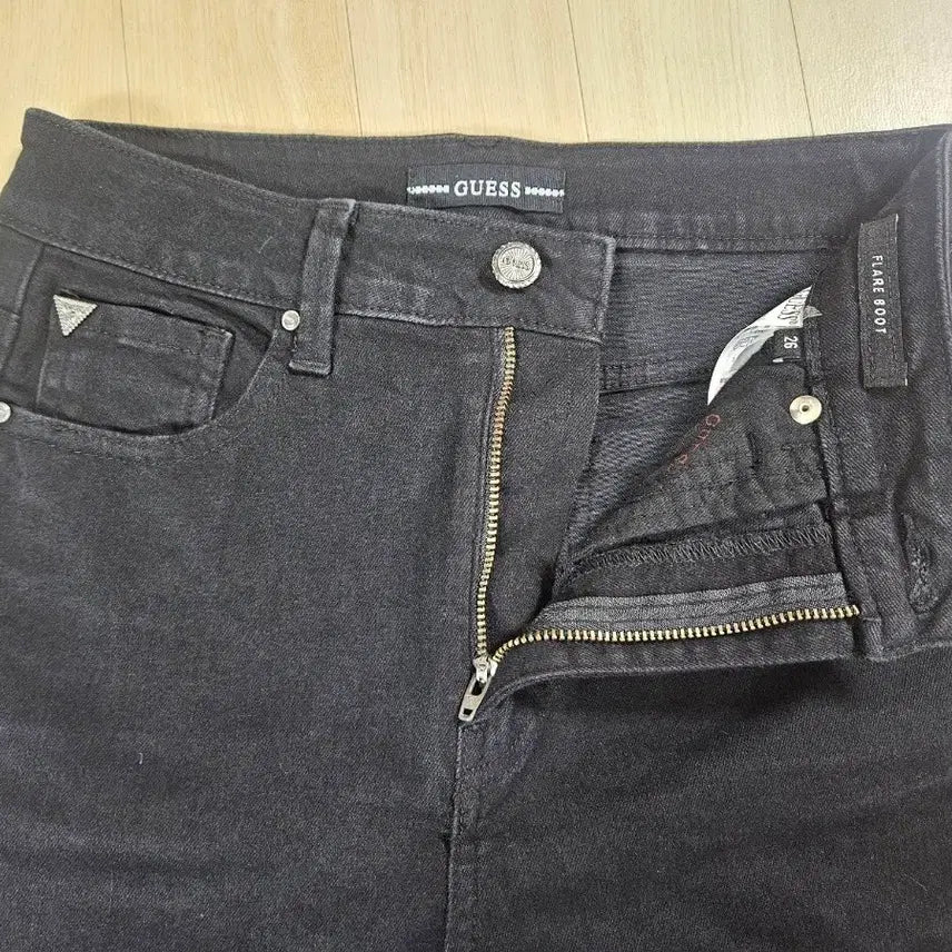 [SOLD OUT] [Guess] 게스 스판 플레어 부츠컷 데님팬츠 블랙 26