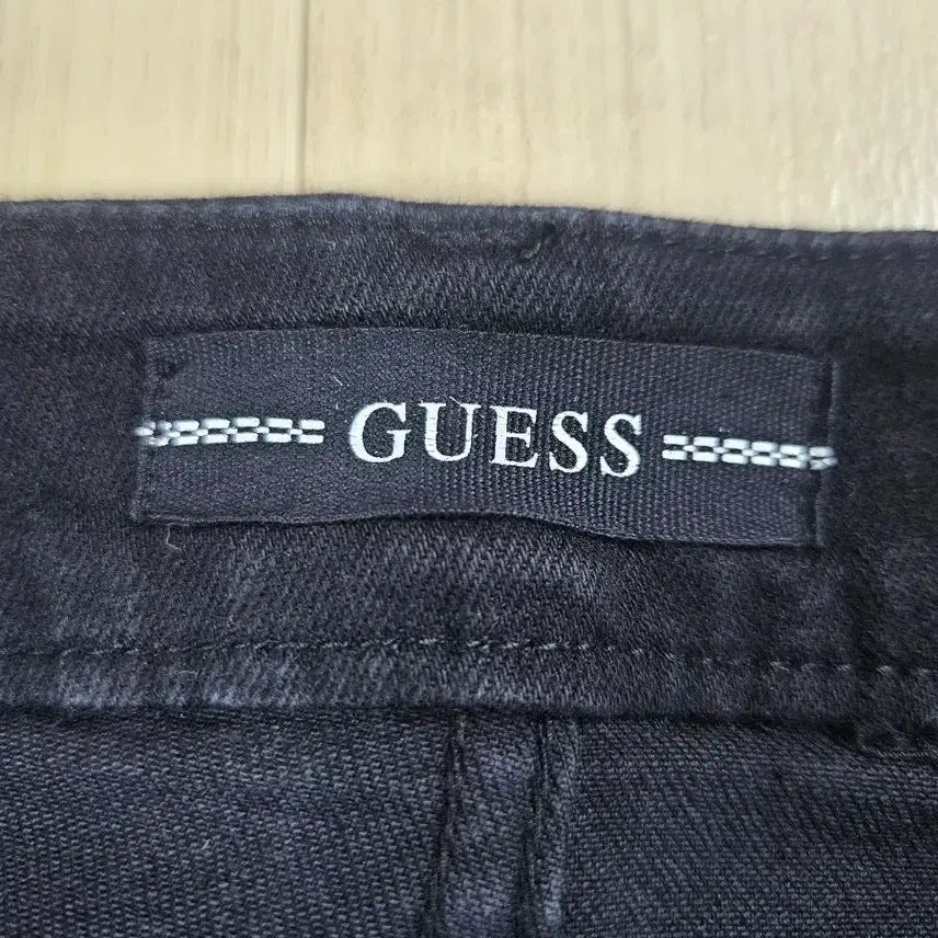 [SOLD OUT] [Guess] 게스 스판 플레어 부츠컷 데님팬츠 블랙 26