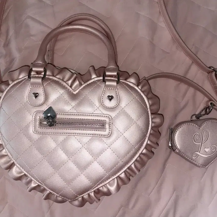 [BUNJANG] Lorimi Heart Quilting Bag with Coin Pouch / 멜피메모리 바이 로리미 하트 퀼팅백 양산형 지뢰계 로리타 이타백