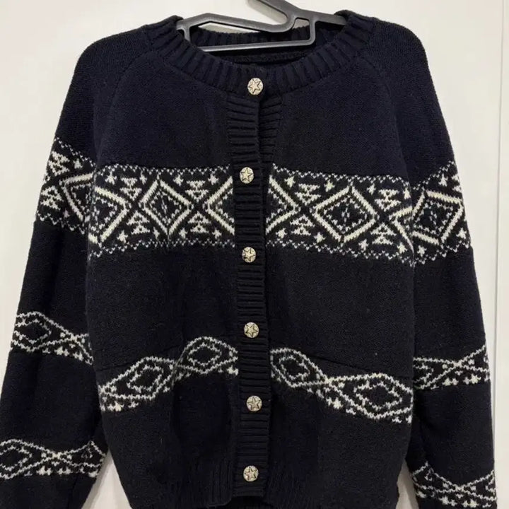 [BUNJANG] Navy Snowflake Knit Cardigan / 네이비 눈꽃송이 니트가디건