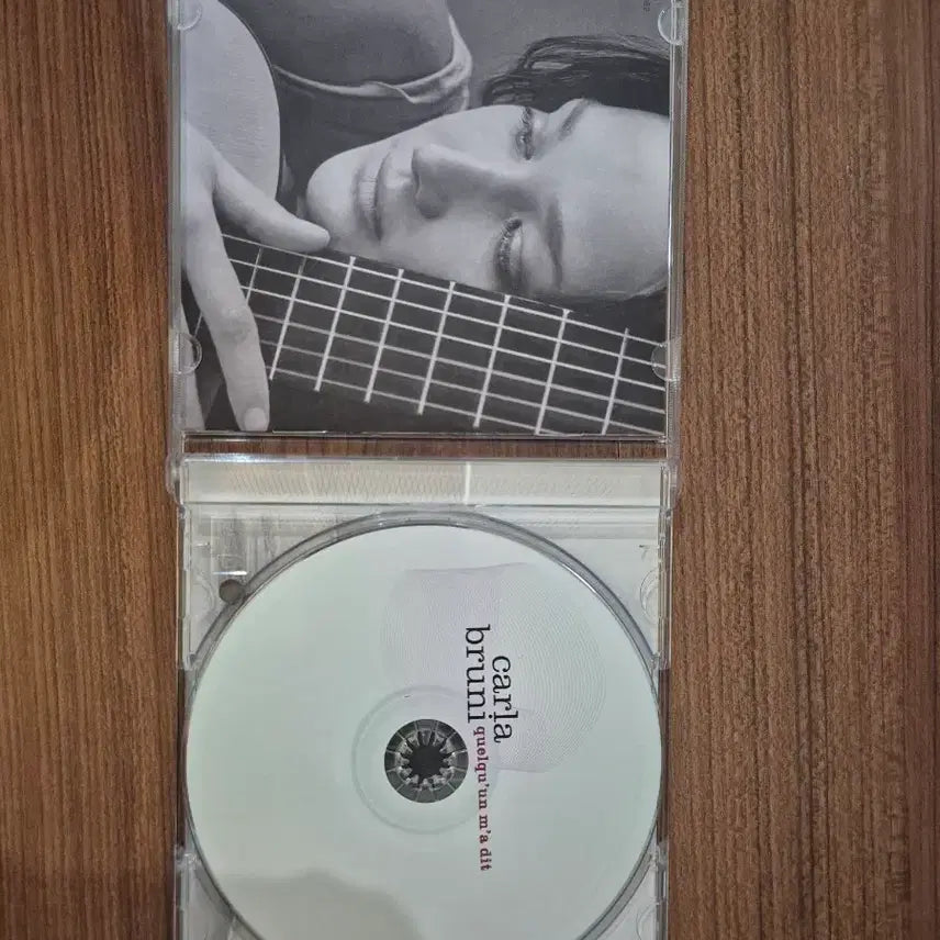 [BUNJANG] Carla Bruni 1st Album CD / 카를라 브루니 1집  앨범 CD