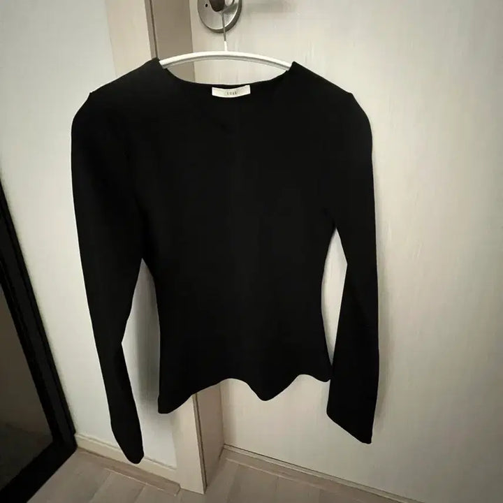 [BUNJANG] ehre V-Neck Long Sleeve Japanese Fabric Black / ehre 에레 브이넥 롱슬리브 재패니즈 패브릭 블랙