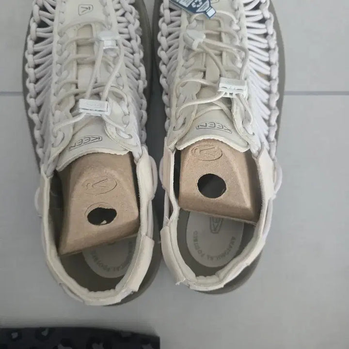 [BUNJANG] Keen Unique Sandals Size 280 / keen 유니크 팝니다(280)