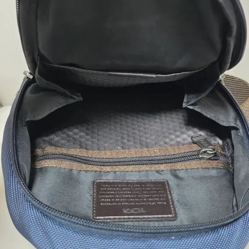 [SOLD OUT] [정품] 투미(TUMI) 알파 브라보 슬링백 네이비