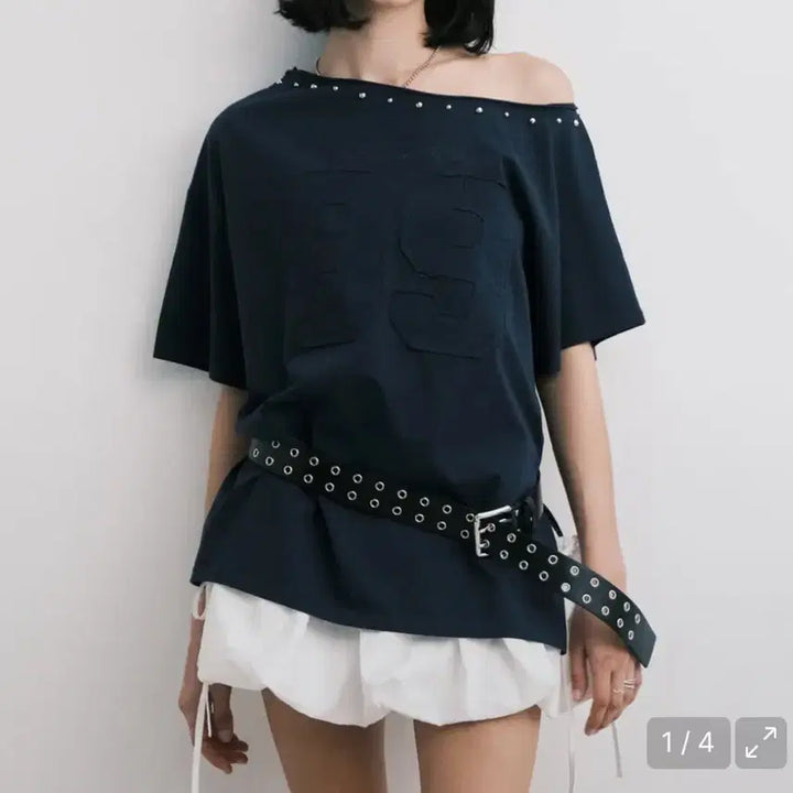 [BUNJANG] Midnightmove 89 Rivet Off-Shoulder T-shirt (Navy) / (1회 착) 미드나잇무브 89 리벳 오프숄더 반팔티 네이비