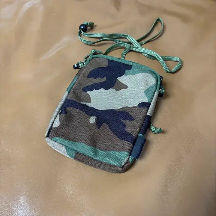 [BUNJANG] Supreme Utility Pouch Bag Woodland Camo 19SS / 슈프림 유틸리티 파우치 백 가방 우드랜드 카모 19ss
