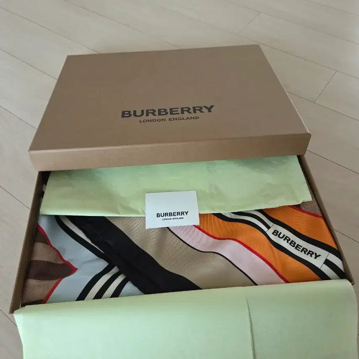 [BUNJANG] Burberry Silk Scarf / 버버리 실크 스카프 (새상품)