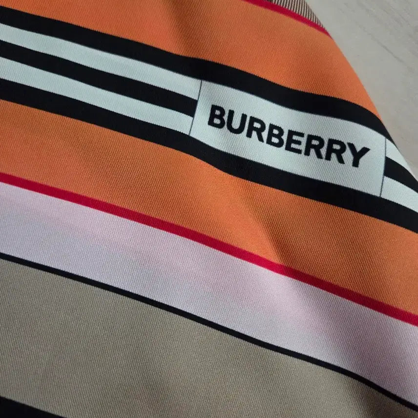 [BUNJANG] Burberry Silk Scarf / 버버리 실크 스카프 (새상품)