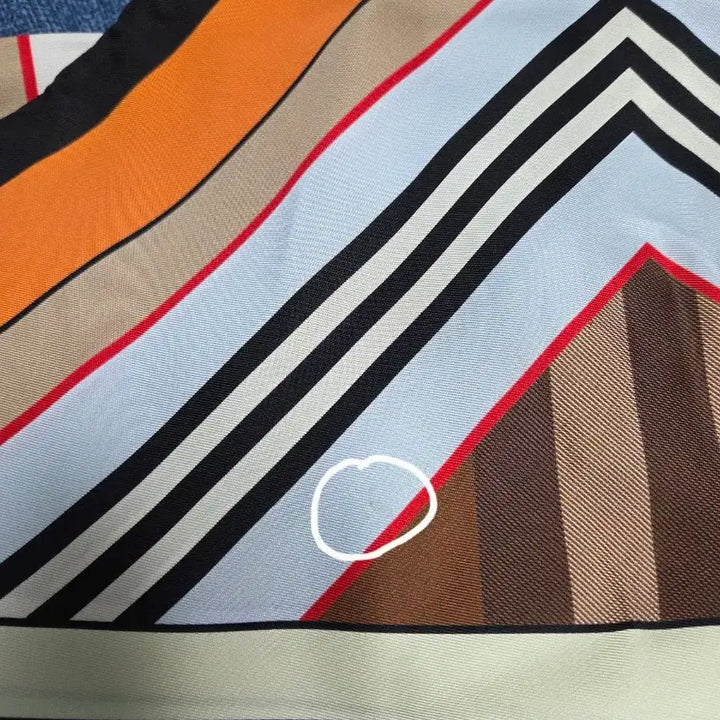 [BUNJANG] Burberry Silk Scarf / 버버리 실크 스카프 (새상품)